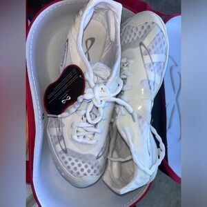Brand new nfinity cheer shoes